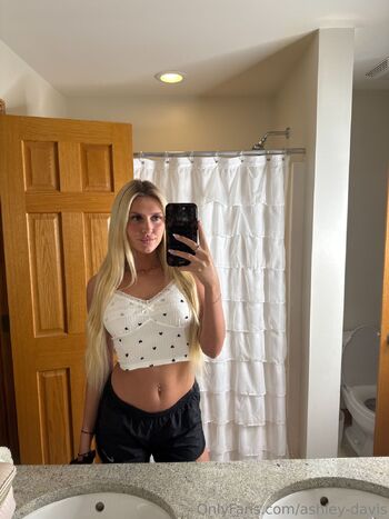 ashley-davis nude photo #9