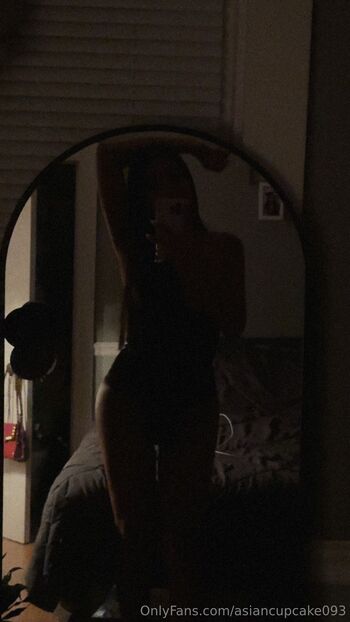 Miss Cupcake / asiancupcake093 nude photo #3