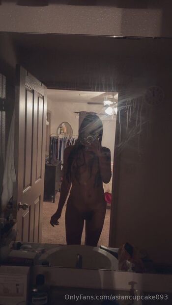 Miss Cupcake / asiancupcake093 nude photo #10