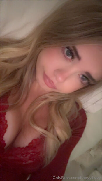 Livv / babyy.livvy nude photo #3