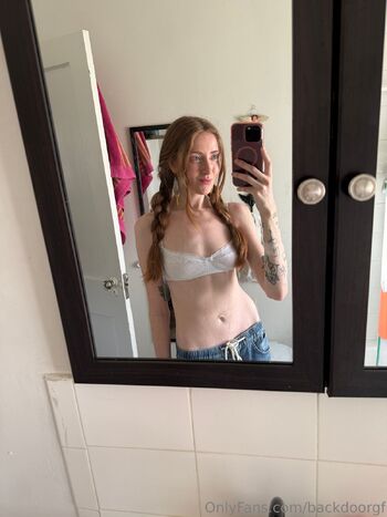 Lola Grant / backdoorgf nude photo #10