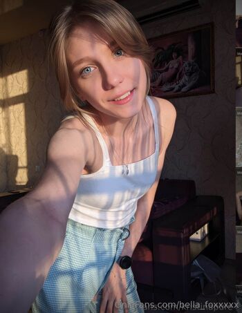 Bella Foxxy / bella_foxxxxx nude photo #4