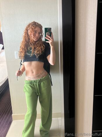 Natural Redhea / besoulfull nude photo #8