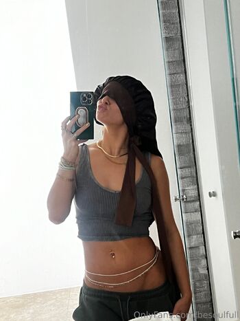 Natural Redhea / besoulfull nude photo #19