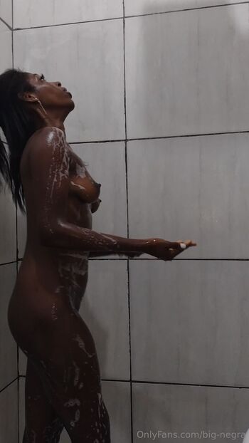 Ann / big-negra nude photo #16