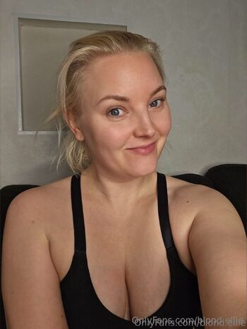 Blond Ellie nude photo #37
