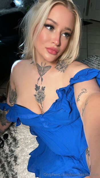 Caroline Har / blondekittycattt nude photo #11