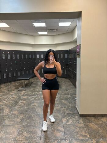 Destiny / boriqua.mamii nude photo #4