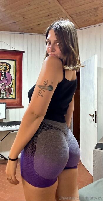 Bratty V / bratty.ev nude photo #10