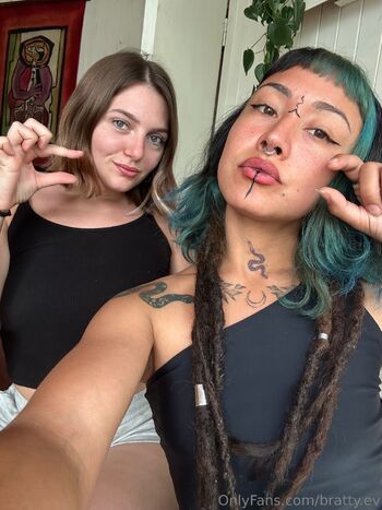 Bratty V / bratty.ev nude photo #13