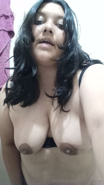 brunettcurvy nude photo #7