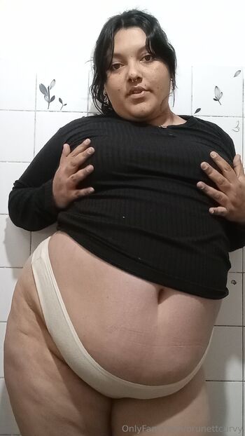 brunettcurvy nude photo #23
