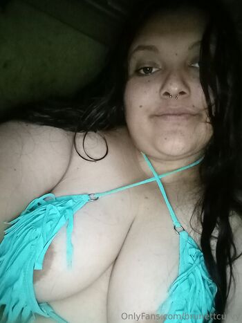brunettcurvy nude photo #26
