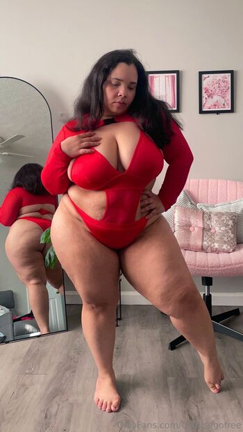 cardisegofree nude photo #10