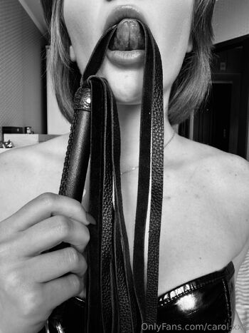 carol.xxx nude photo #27