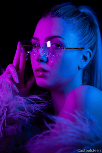 Case / casteelsfeels nude photo #15
