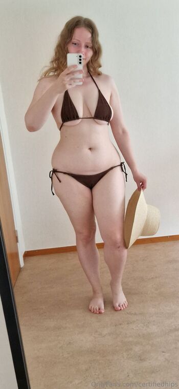 KissMyHips / certifiedhips nude photo #32