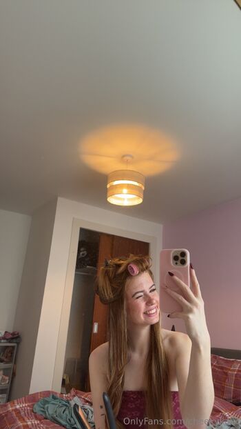 cheekykatx nude photo #4
