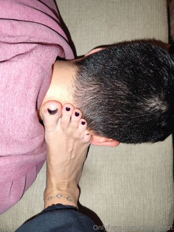 clarita.feet nude photo #36