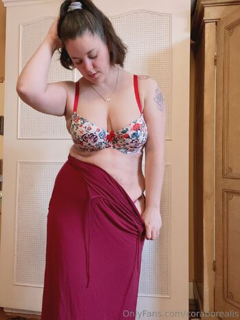 coraborealis nude photo #4