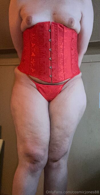 cosmicjones88 nude photo #8
