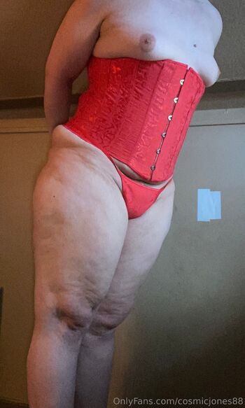 cosmicjones88 nude photo #13