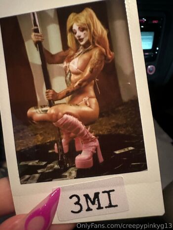 creepypinkyg13 nude photo #10
