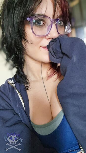 Daria Doom - ur eMo dReaMgiRl / dariadoomfree nude photo #9