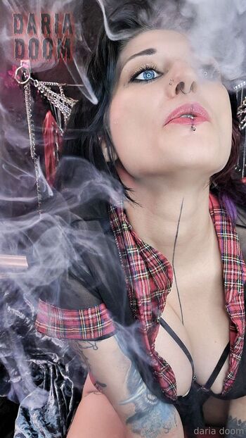 Daria Doom - ur eMo dReaMgiRl / dariadoomfree nude photo #13