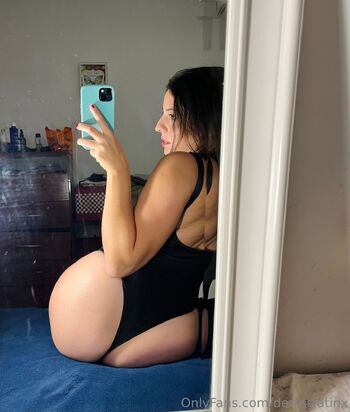 Denisse / denisslatinx nude photo #23