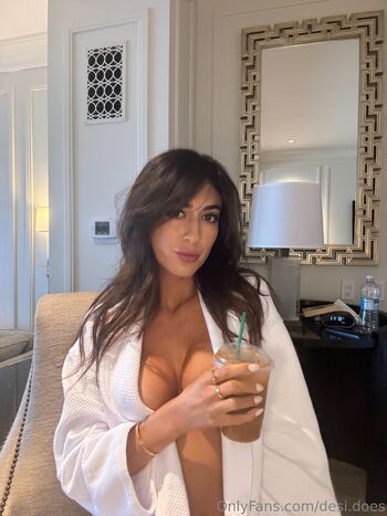 desi.does nude photo #3