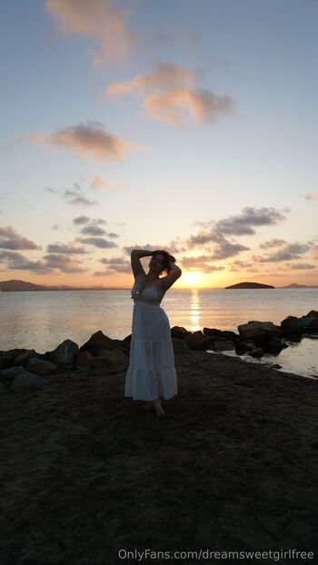 Celine / dreamsweetgirlfree nude photo #4