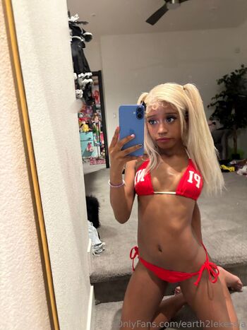 earth2lekessia nude photo #22