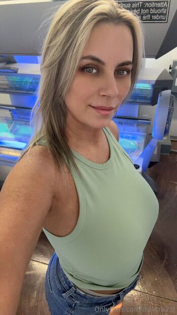 Elektra Smit / elektra2.0 nude photo #1