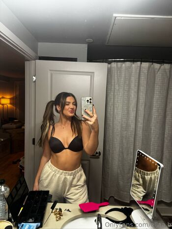 ellaa.b nude photo #7