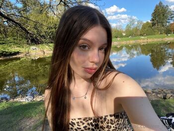 em_mad nude photo #4