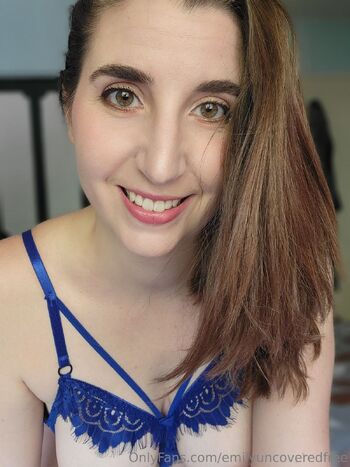 Emily Emerald FREE / emilyuncoveredfree nude photo #33