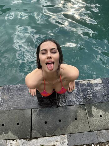 emilyy.vip nude photo #13