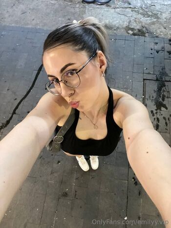 emilyy.vip nude photo #24