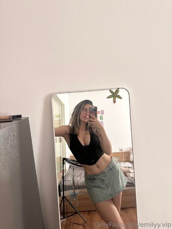 emilyy.vip nude photo #31