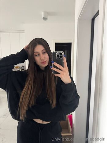 emmabadgirl nude photo #9