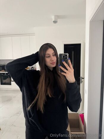 emmabadgirl nude photo #10