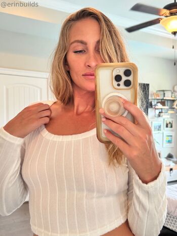 erinbuilds nude photo #13