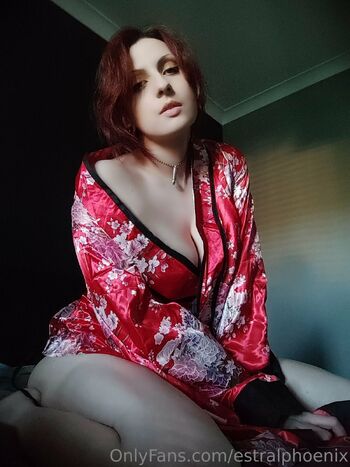 estralphoenix nude photo #2