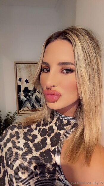 EvaSky Your TS-gir / eva.sky.ts nude photo #6