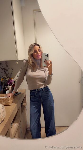 EvaSky Your TS-gir / eva.sky.ts nude photo #22
