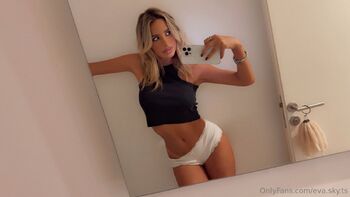 EvaSky Your TS-gir / eva.sky.ts nude photo #26