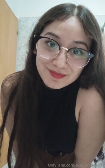 Pandypam2 / evelinpradenas nude photo #9