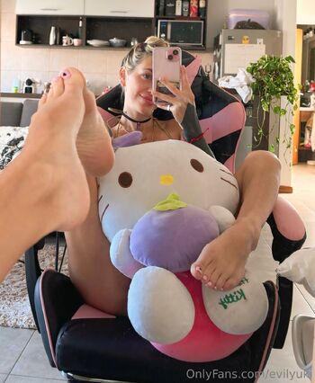 evilyuki nude photo #6