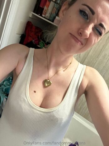 Hana Nicky of FandomReaction / fandomreactions nude photo #5